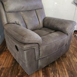 Rocker/recliner Works Great 