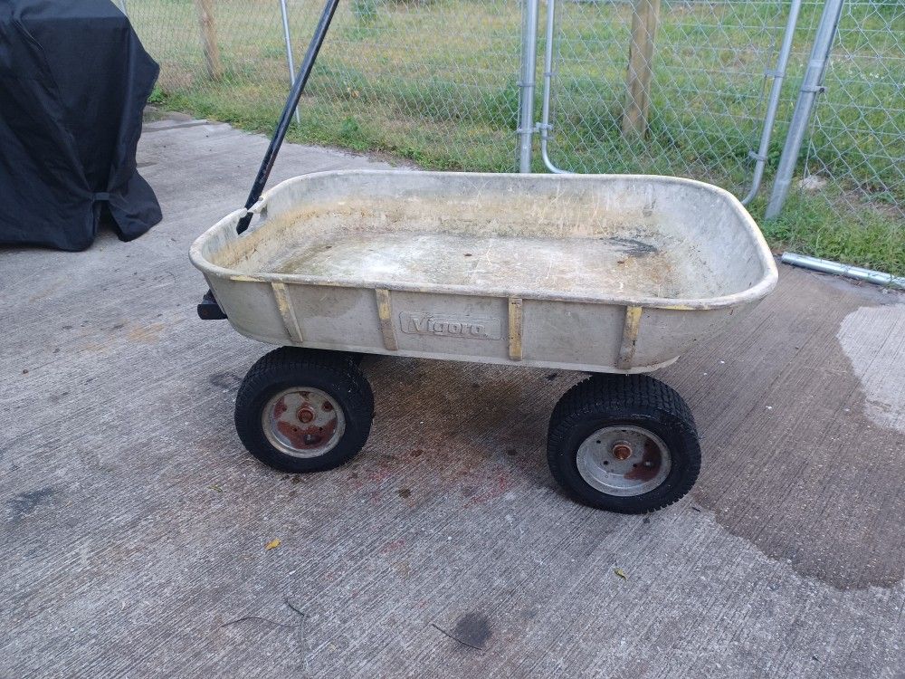 Vigoro Dump Cart