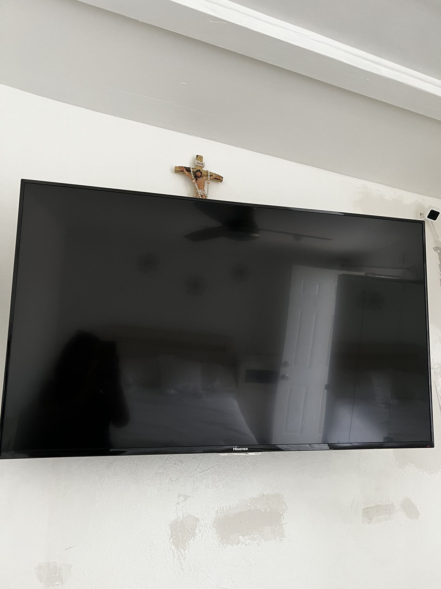 TV 44 Long By 25 Wide