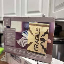 DEN HAVEN STAINLESS STEEL PASTA MAKER, ** NEW IN BOX** Hand Crank