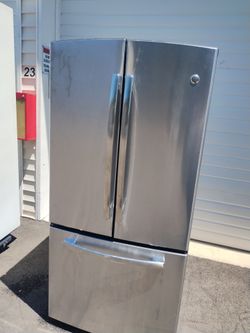 33 inch wide large capacity refrigerator good working