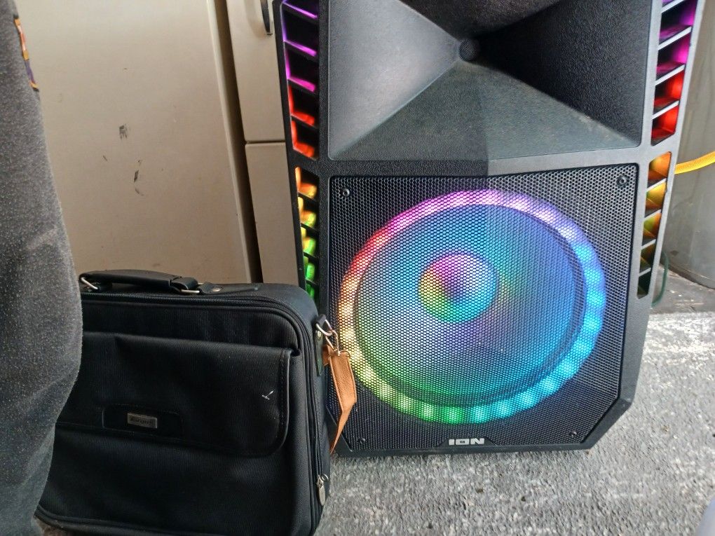 ION PORTABLE BLUETOOTH SPEAKER,  BLUE TOOTH, FM RADIO, USB/SD ,  DIGITAL EQ,, 15" SPEAKER WITH AMPLIFIER BUILT IN