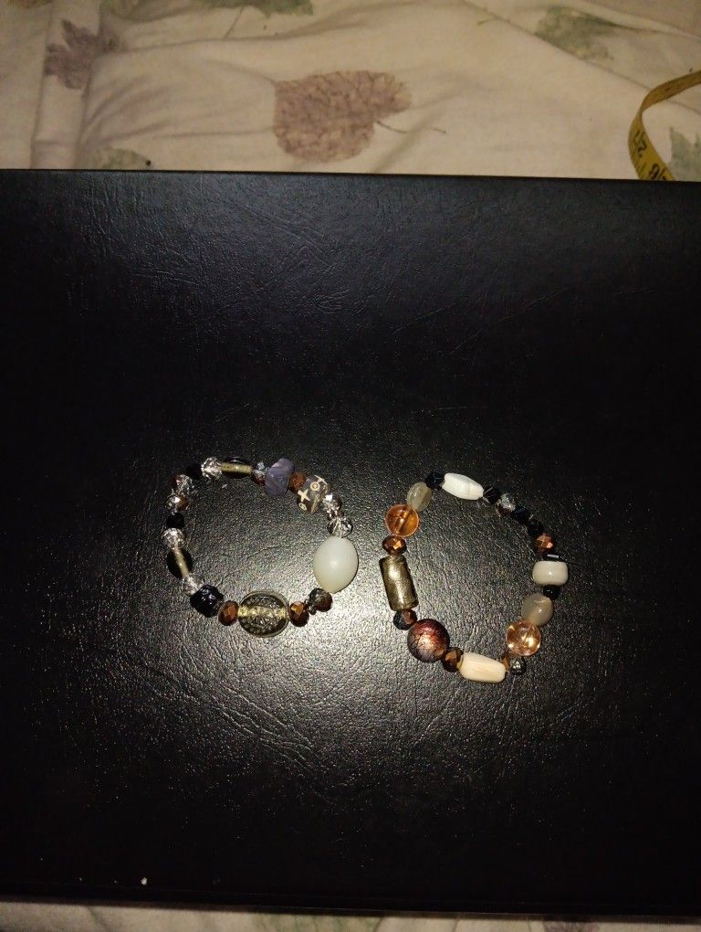 Bracelets 