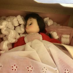 Madame Alexander - 5 Dolls