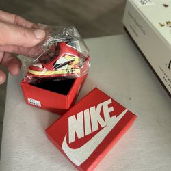 Nike Jordan keychain with mini box