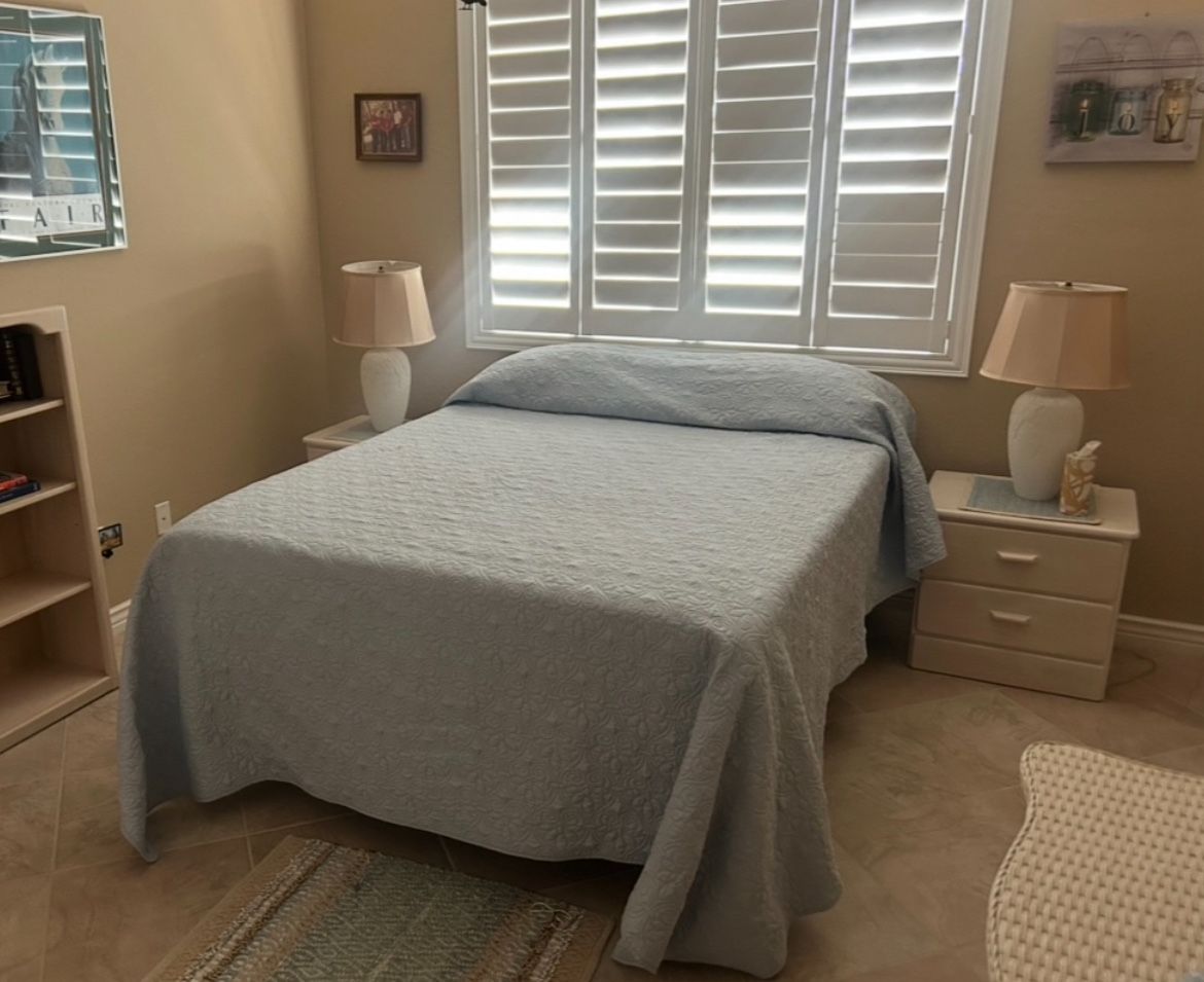 Queen bedroom set