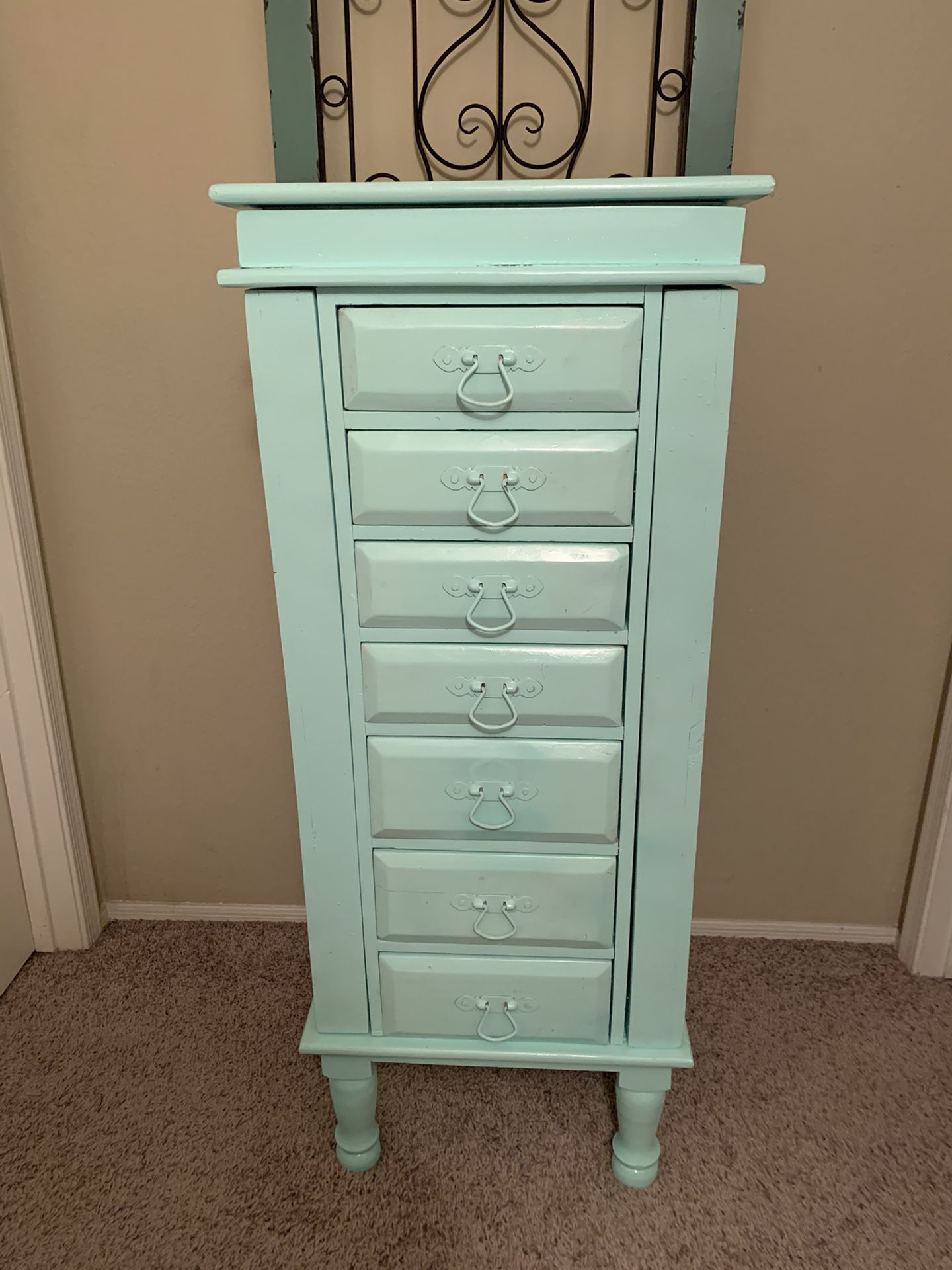 Super cute, Tiffany blue jewelry stand. Tons of storage, solid piece.