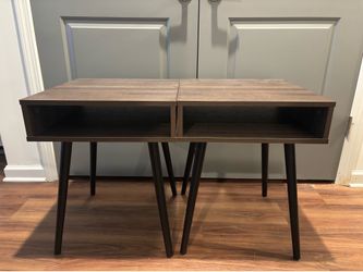 Set of 2 Modern Nightstands – Excellent Condition