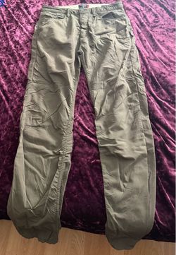 Men's Docker’s Khaki Chino Pants in olive