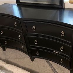 Black Dresser With Mirror 