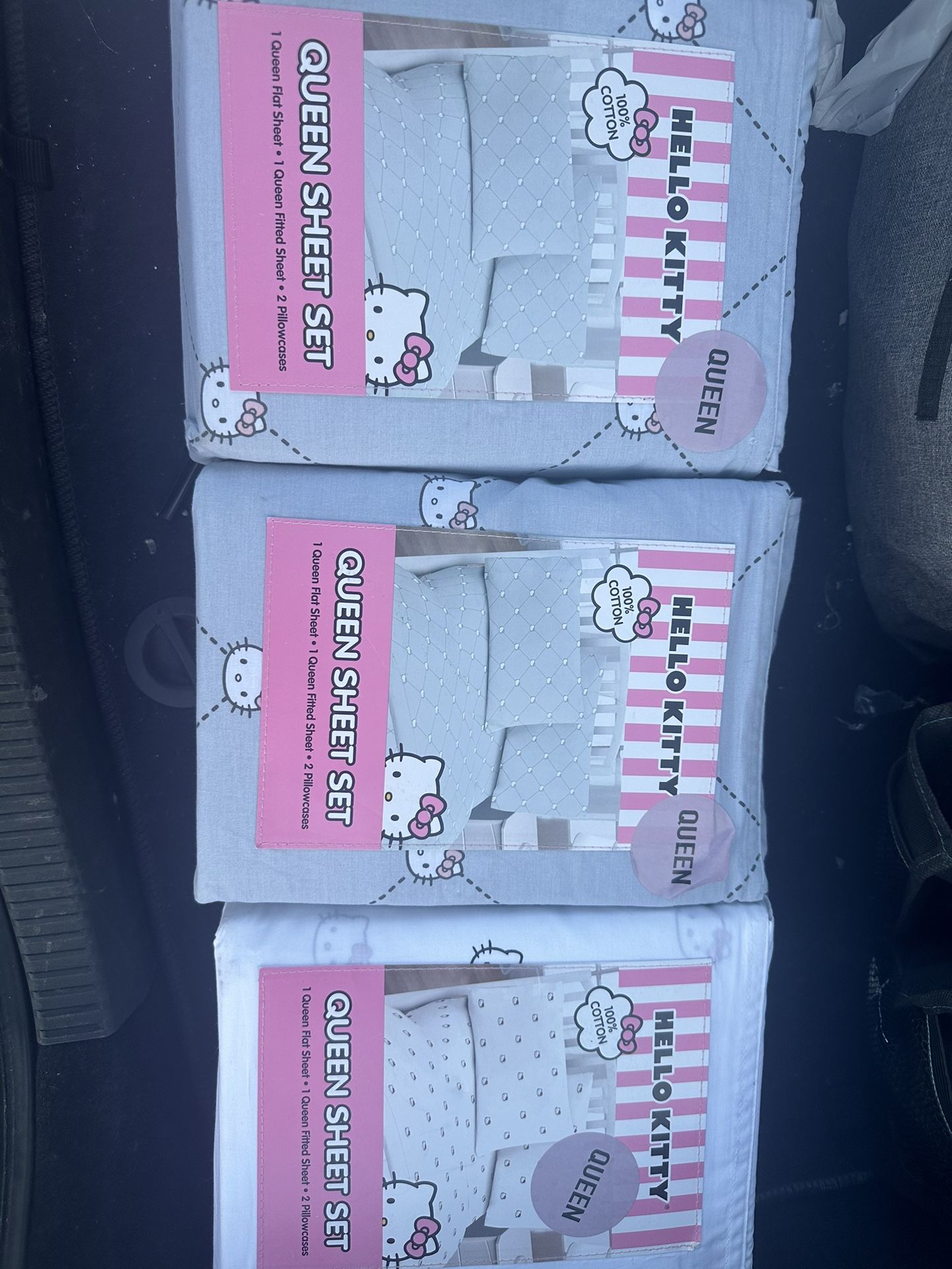 Hello Kitty Queen Sheet Set