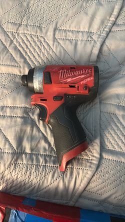 Milwaukee M12 FUEL 1/4" Hex Impact Driver