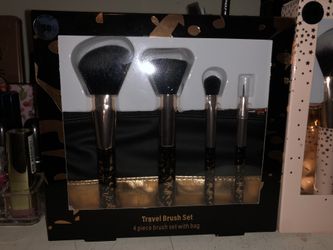 Brand new brushes $5
