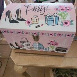 Storage Boxes, Nesting Boxes, Trunks