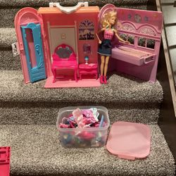 Foldable Barbie House With Barbie And Accessories 