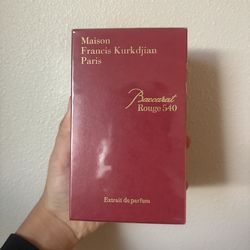 Baccarat rouge 540 red color