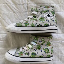TODDLER/INFANT CONVERSE Size 8 $19