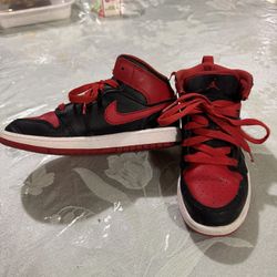 Jordan 1 OG High (size 1Y) 