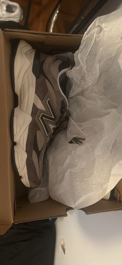 New balance 9060 brown mens sizs 9