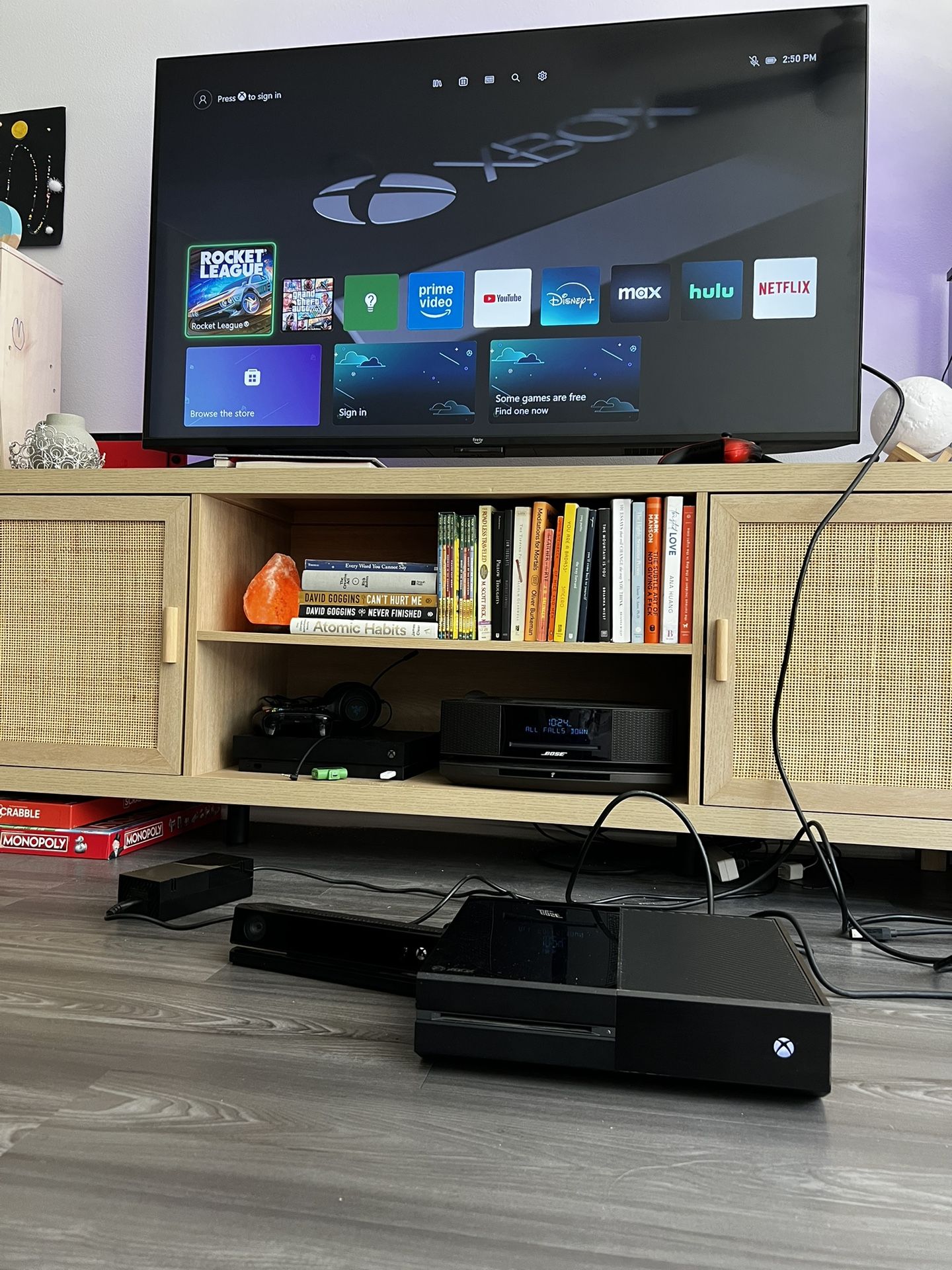 Xbox One Console 500GB with Controller