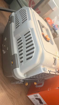 hard sided pet carrier