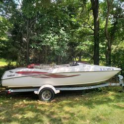 2001 Yamaha LS2000 Jetboat