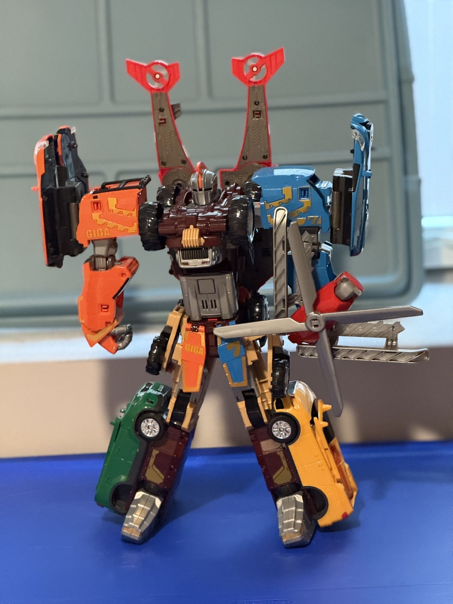 Tobot Giga 7