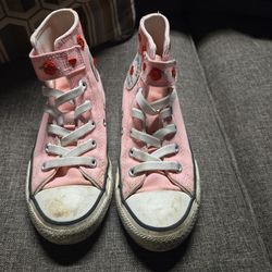 Girls converse