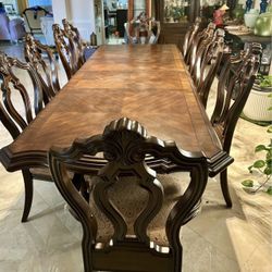 Villa Sonoma 11 Pc Harvertys  Dinning  Table Set