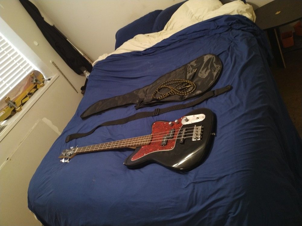Electric Bass Guitar W/ Bag Chord N Strap