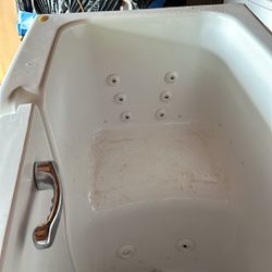 Jacuzzi - Wheel Chair Accessible Hot Tub