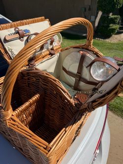Wicker Picnic Basket Set for 2 with Wine Holder & Tableware - Like New (never used)