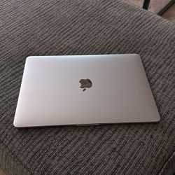 MacBook Pro 13-in 