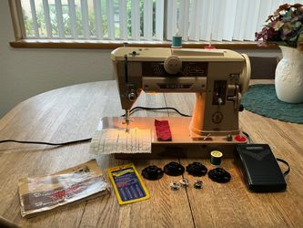 SINGER 401A SEWING MACHINE WITH CASE GREAT CONDITION