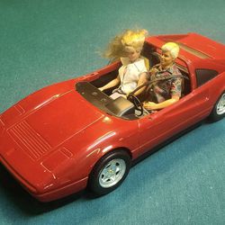 BARBIE-red convertible w/ dolls