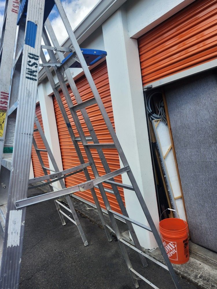 8' Aluminum Ladder