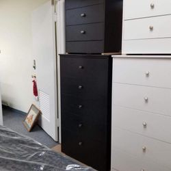 Set Dresser And Nightstand /set Cómoda Y Mesa De Noche