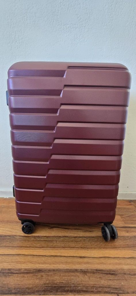 Coolife Luggage 🧳 26" New $30. Located In Lodi. Maleta Nueva