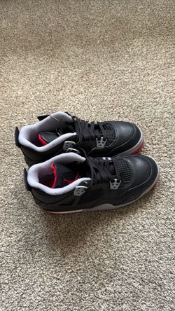 Jordan 4s