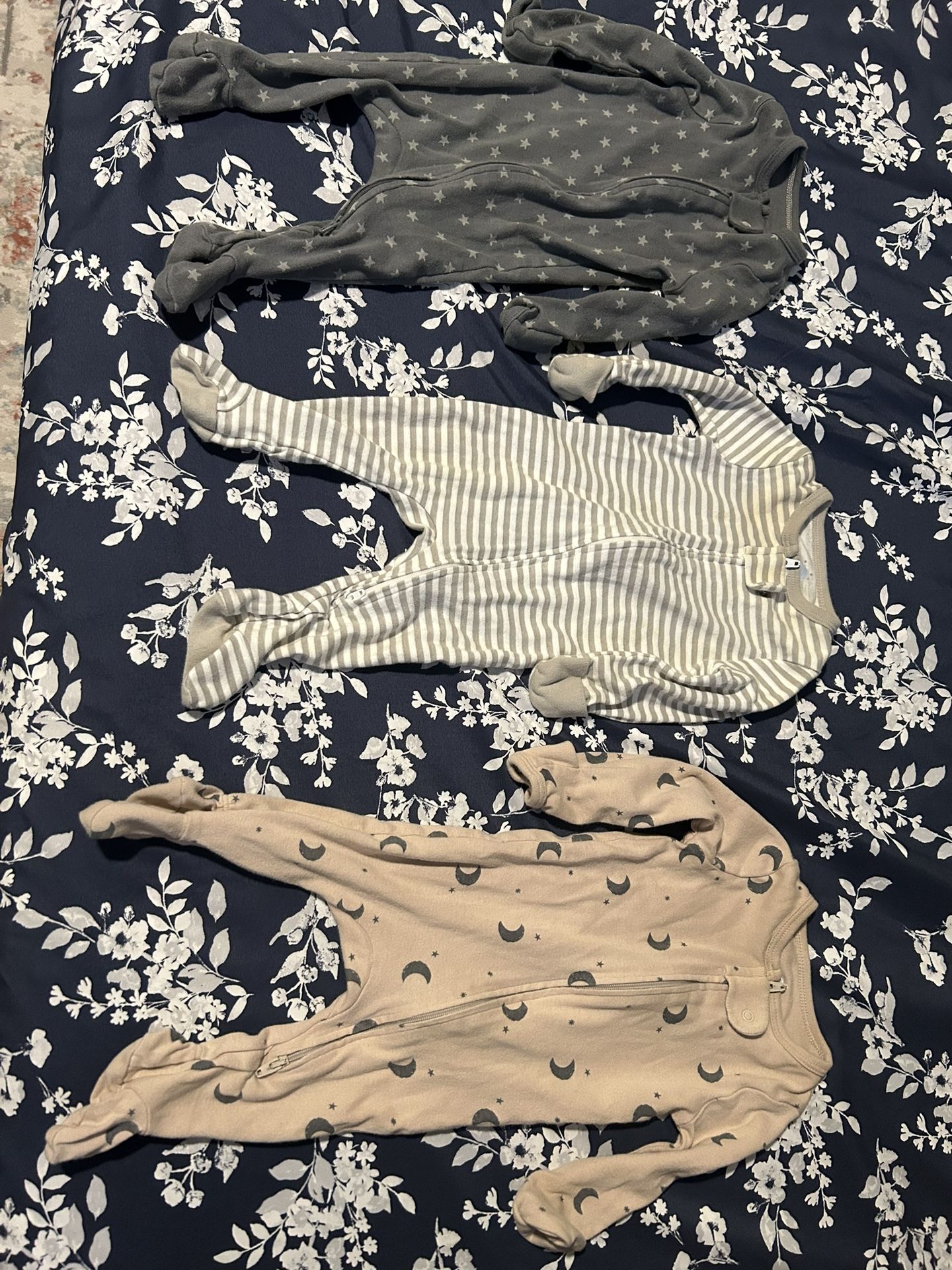 Baby boys sleep n play and body suits, Cloud Island, 0-3 months.