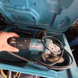 Makita grinder