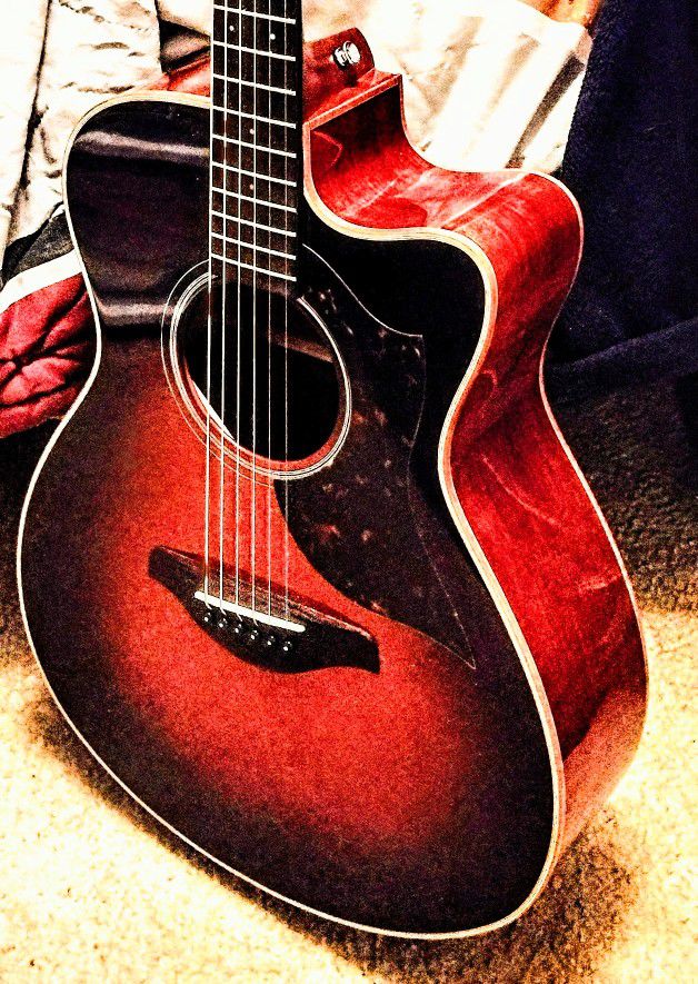 Electric Acoustic Guitar And https://offerup.com/redirect/?o=SC5TLmNhc2U=