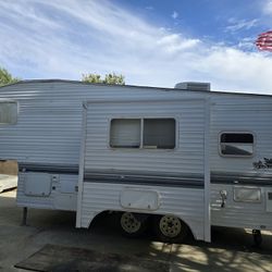 5th Wheel Trailer 