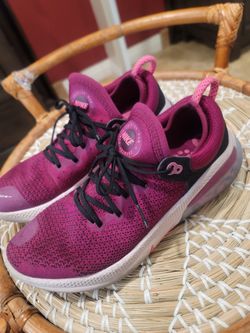 Nike Womena Size 9
