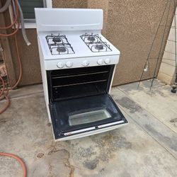 White Whrilpool Stove