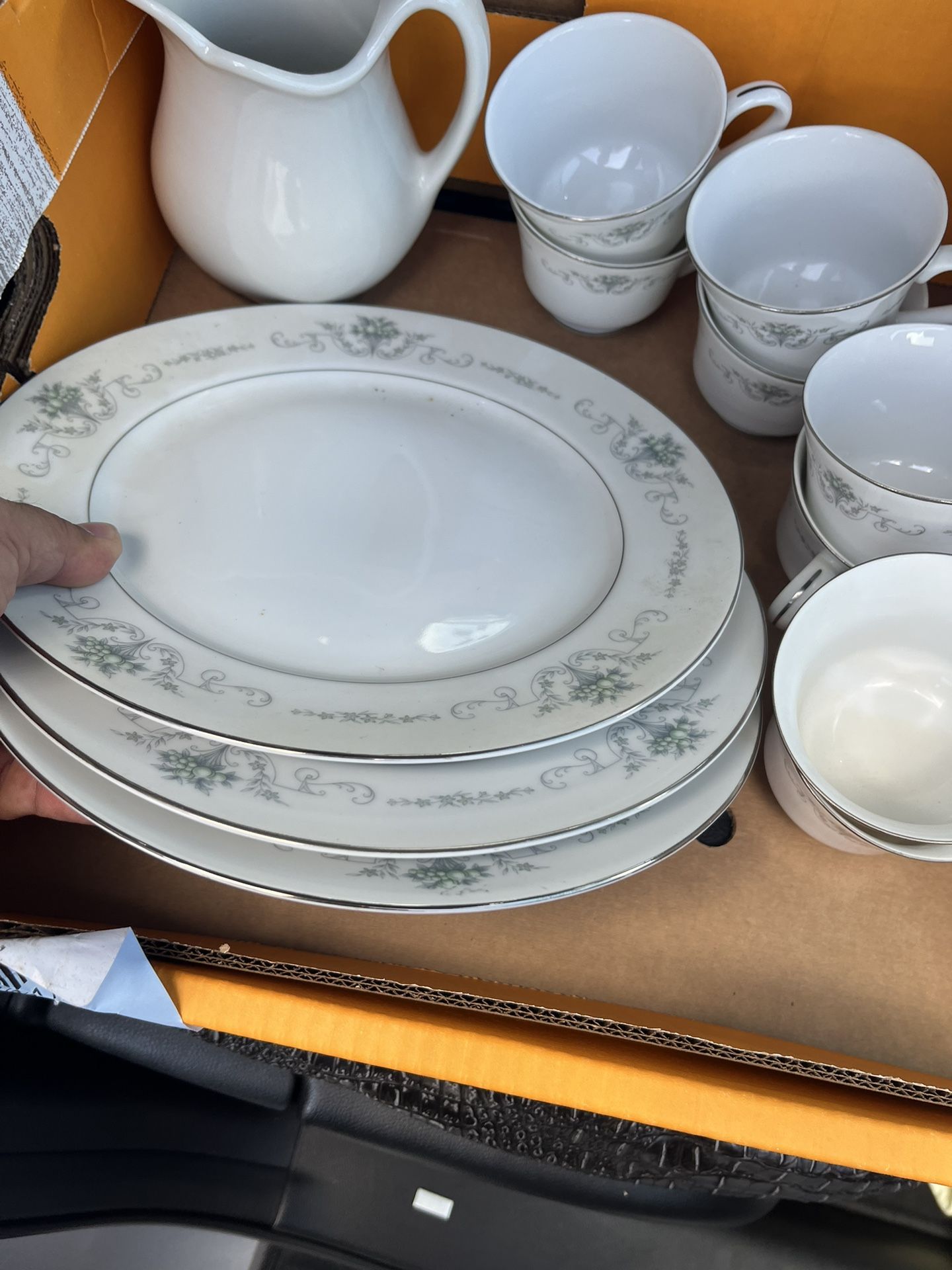 Rose China 6.25" Dessert Bread Plates Rose Villa Pattern 3912 Japan Silver Rim