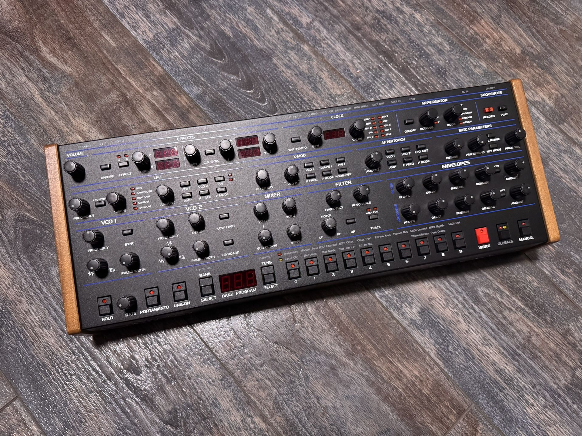 Oberheim OB-6 Desktop Poly Synth