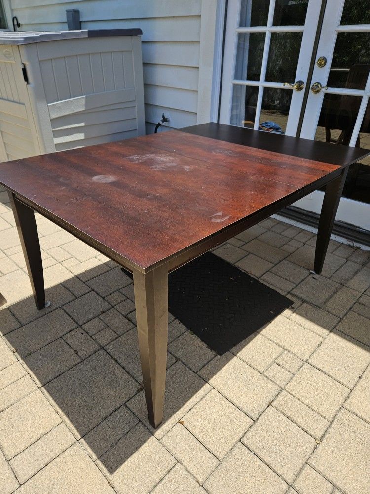 Extendable Dining Table