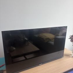 32-inch Hisense Roku Smart TV