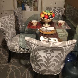 Sets Dining 300$ 4chairs